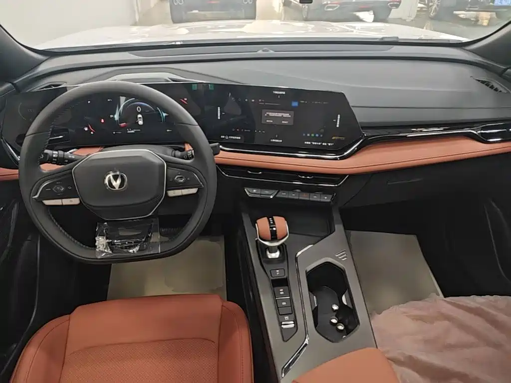Changan X5 PLUS — фото 10