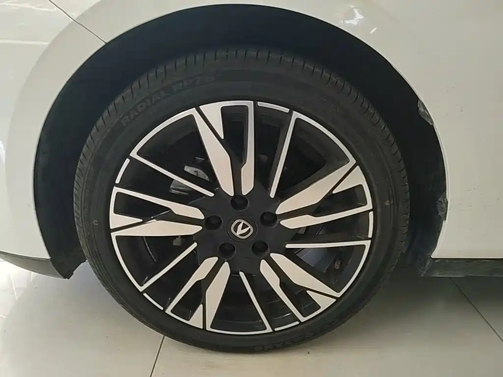 Changan Eado — фото 23