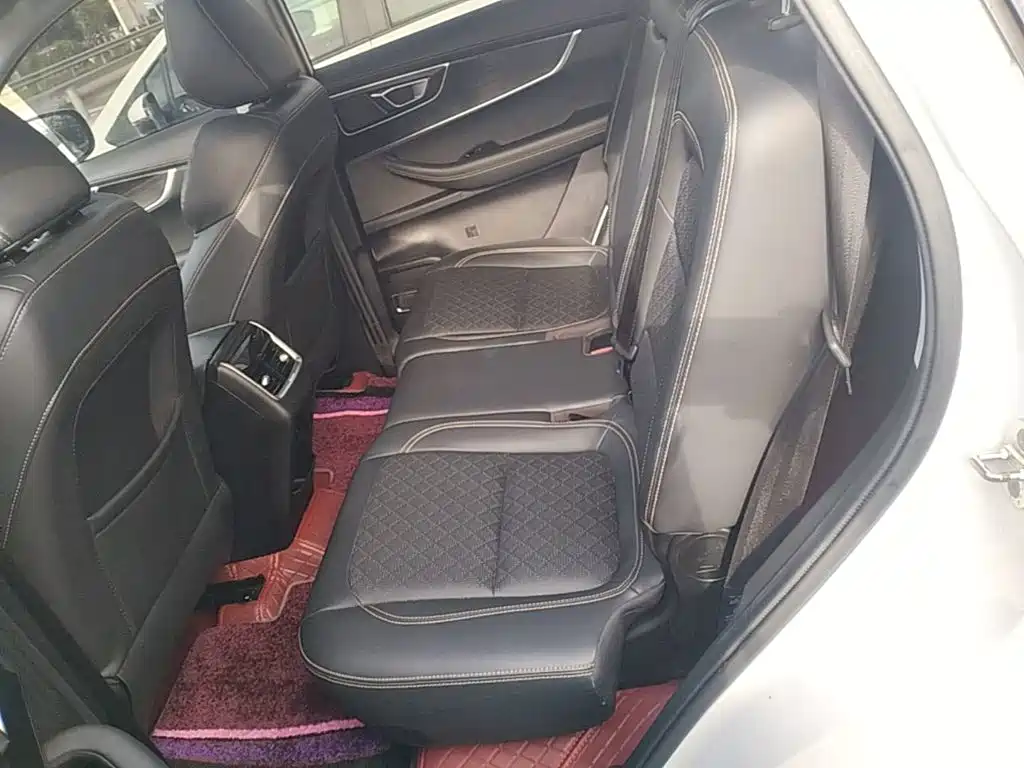 Chery Tiggo 8 — фото 17