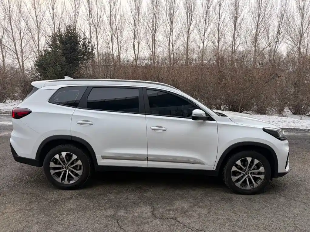 Chery Tiggo 8 — фото 3
