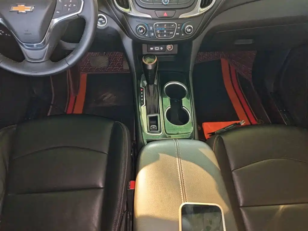 Chevrolet Equinox — фото 14