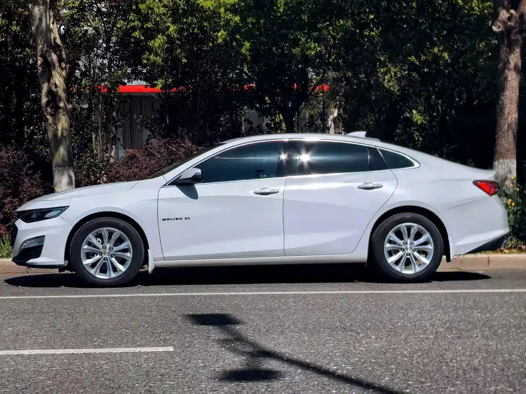 Chevrolet Malibu XL — фото 3