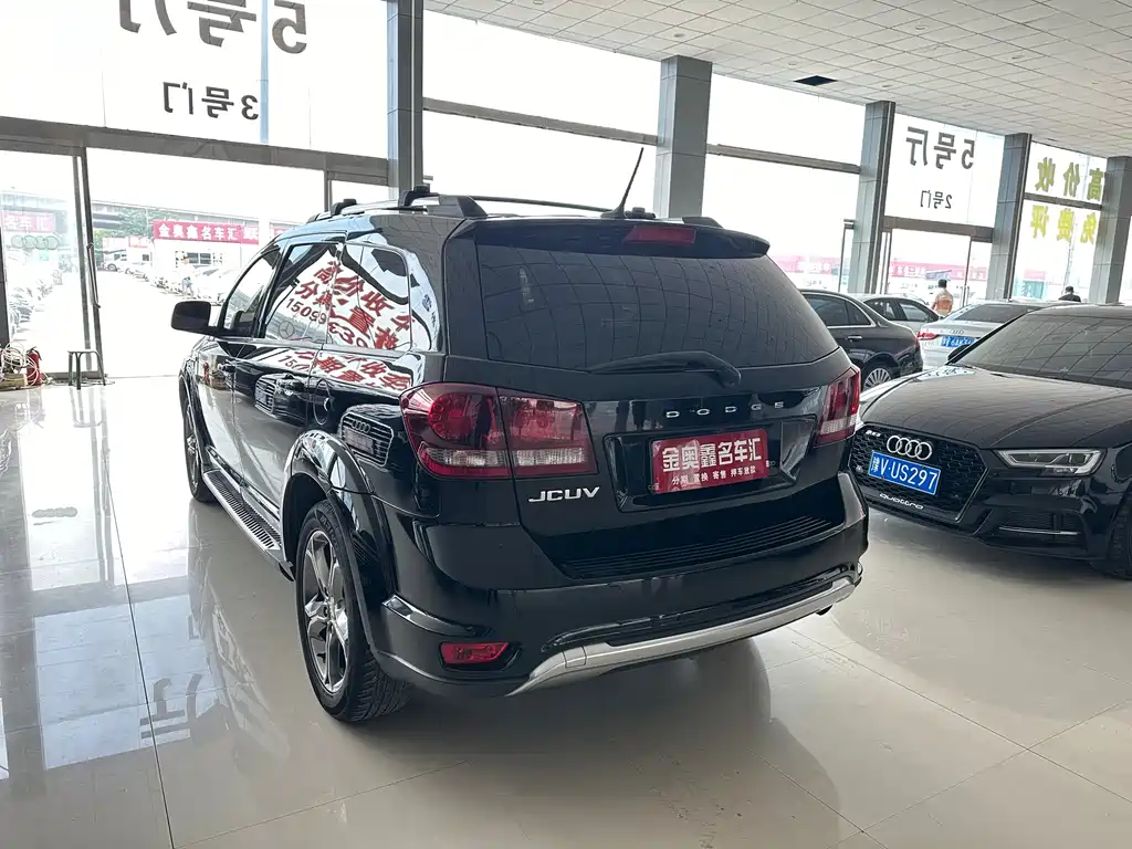 Dodge Journey — фото 11
