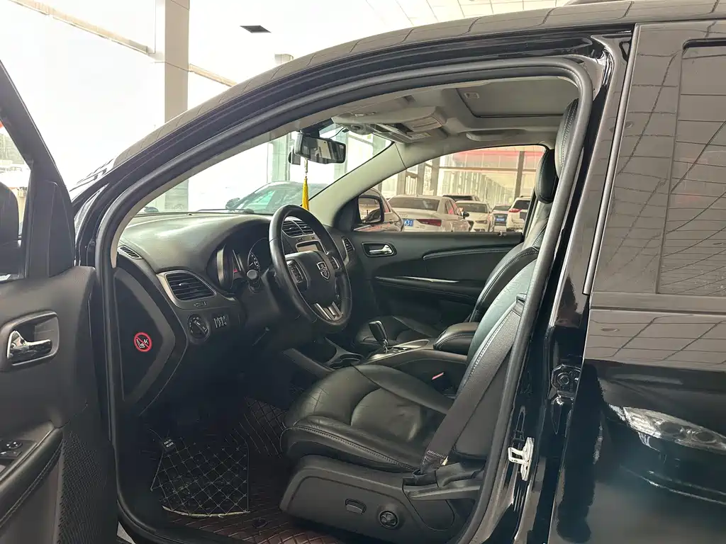 Dodge Journey — фото 4