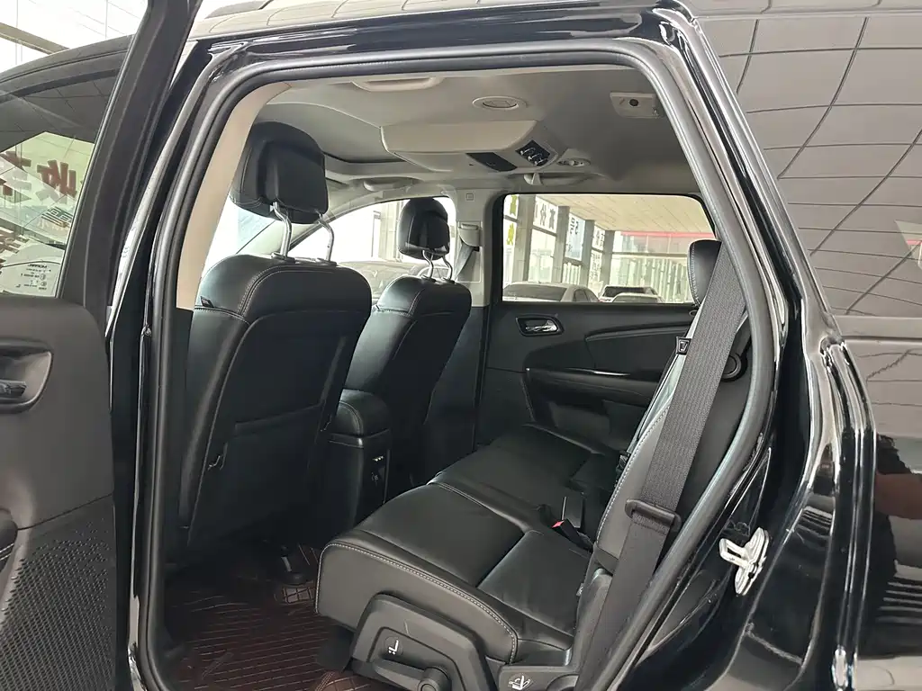 Dodge Journey — фото 5