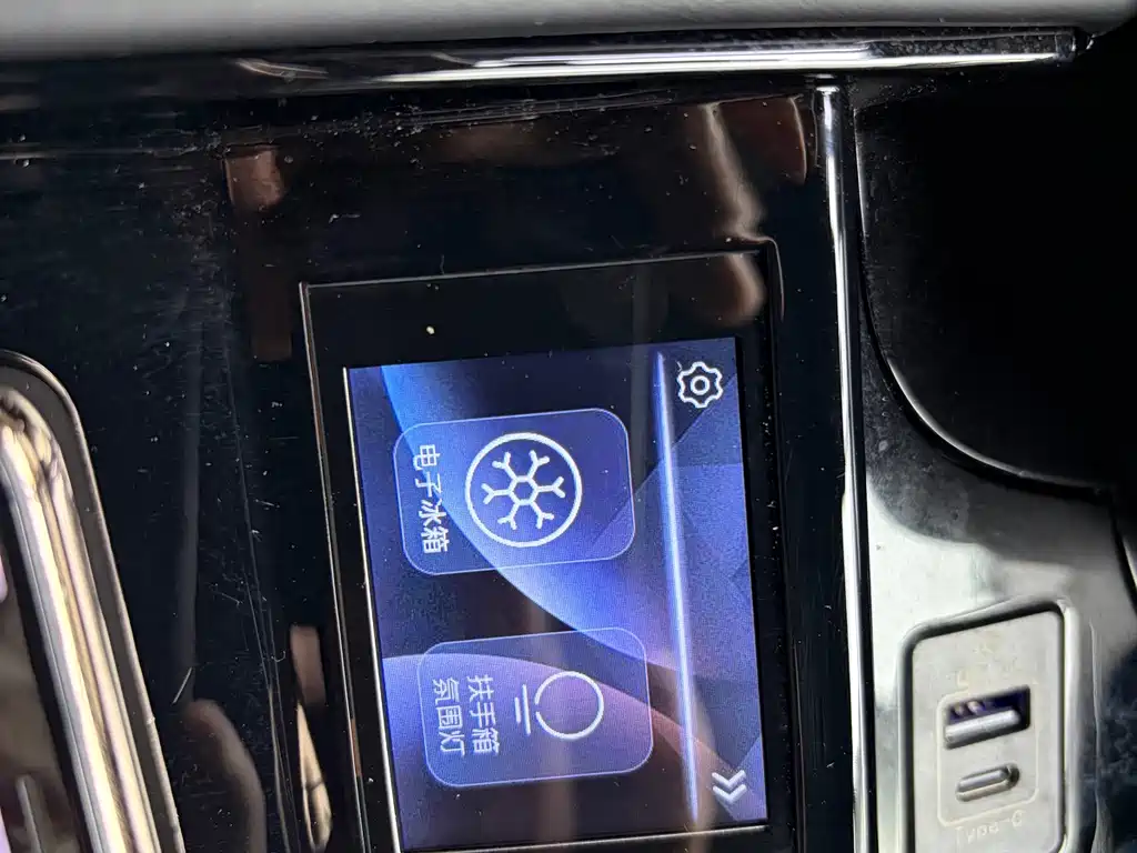 Ford Tourneo — фото 17
