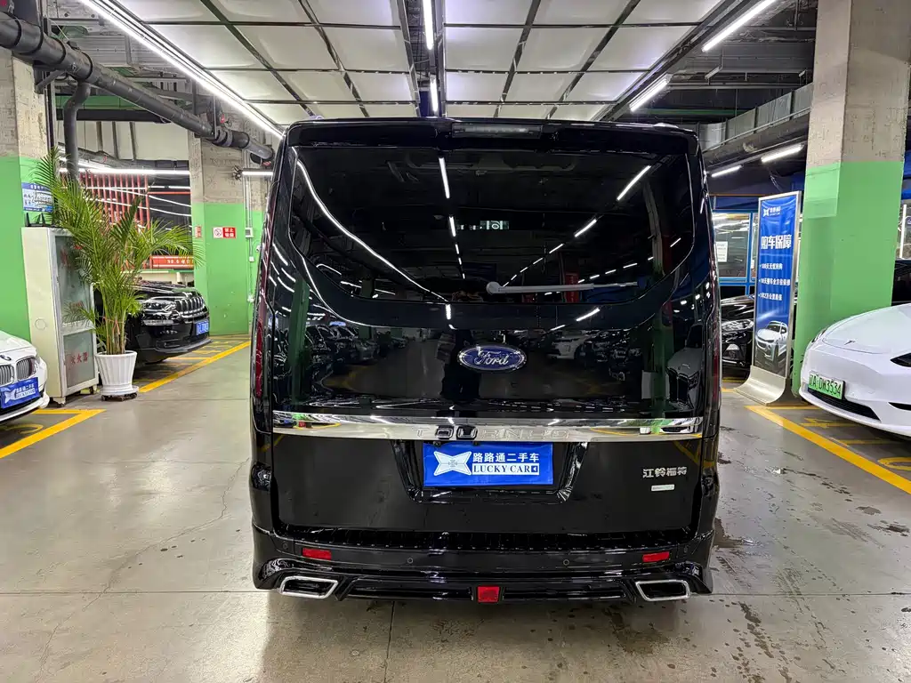 Ford Tourneo — фото 5