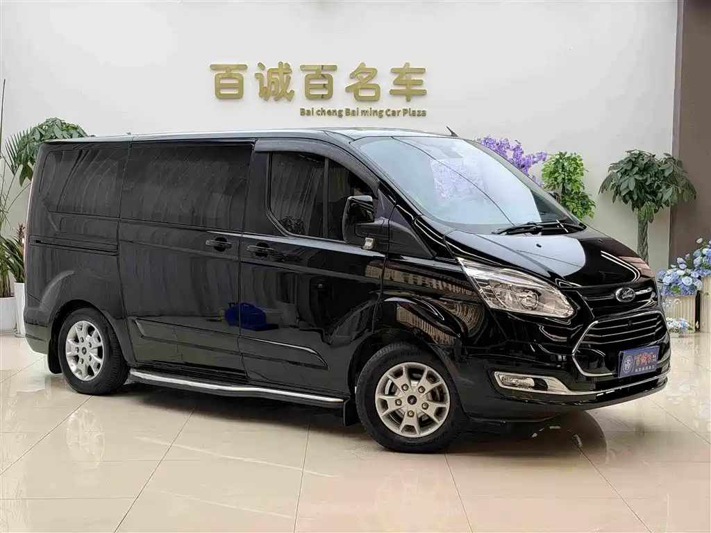 Ford Tourneo — фото 3