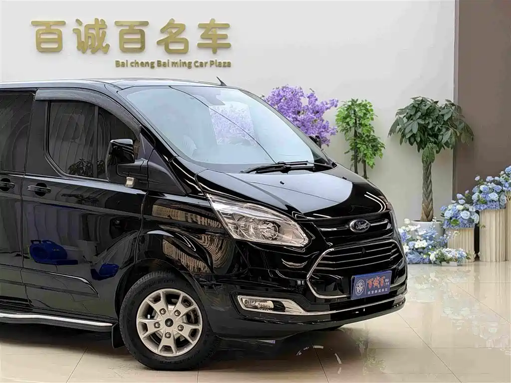 Ford Tourneo — фото 4