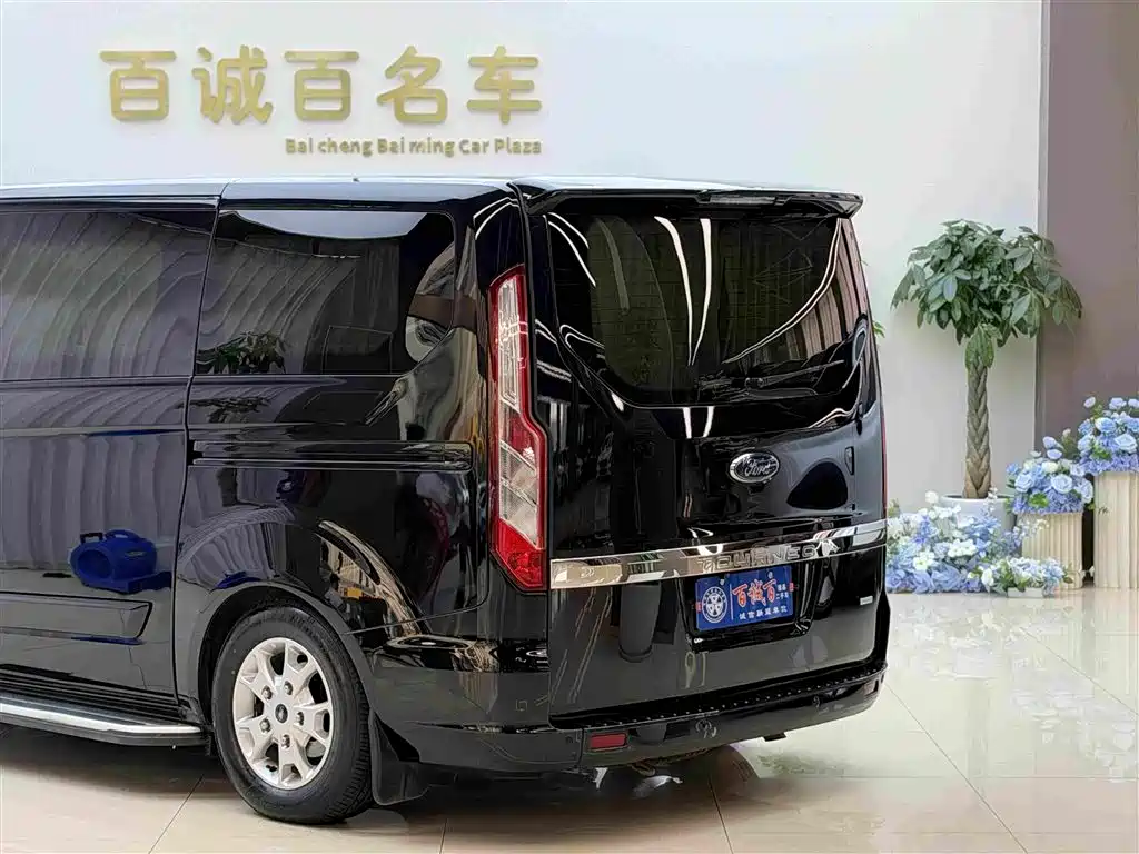 Ford Tourneo — фото 8