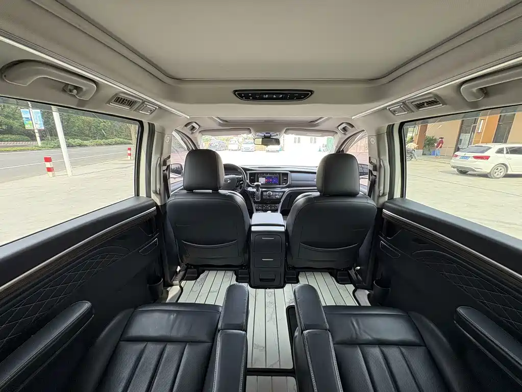 GAC Motor Trumpchi M8 — фото 13