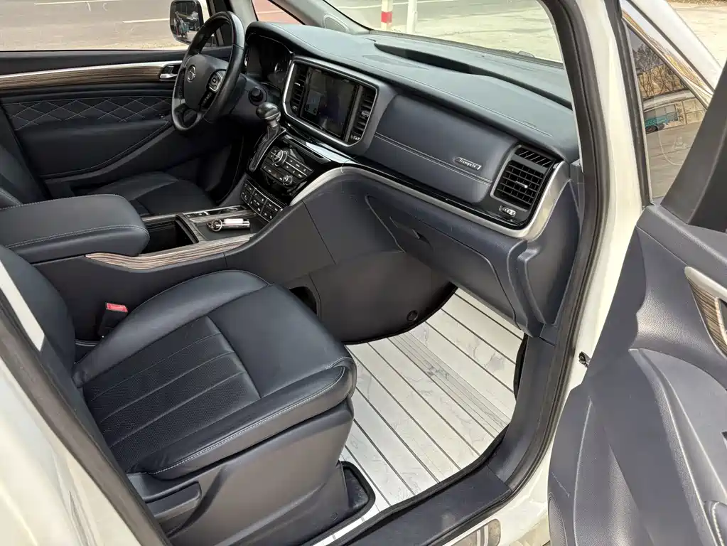 GAC Motor Trumpchi M8 — фото 18