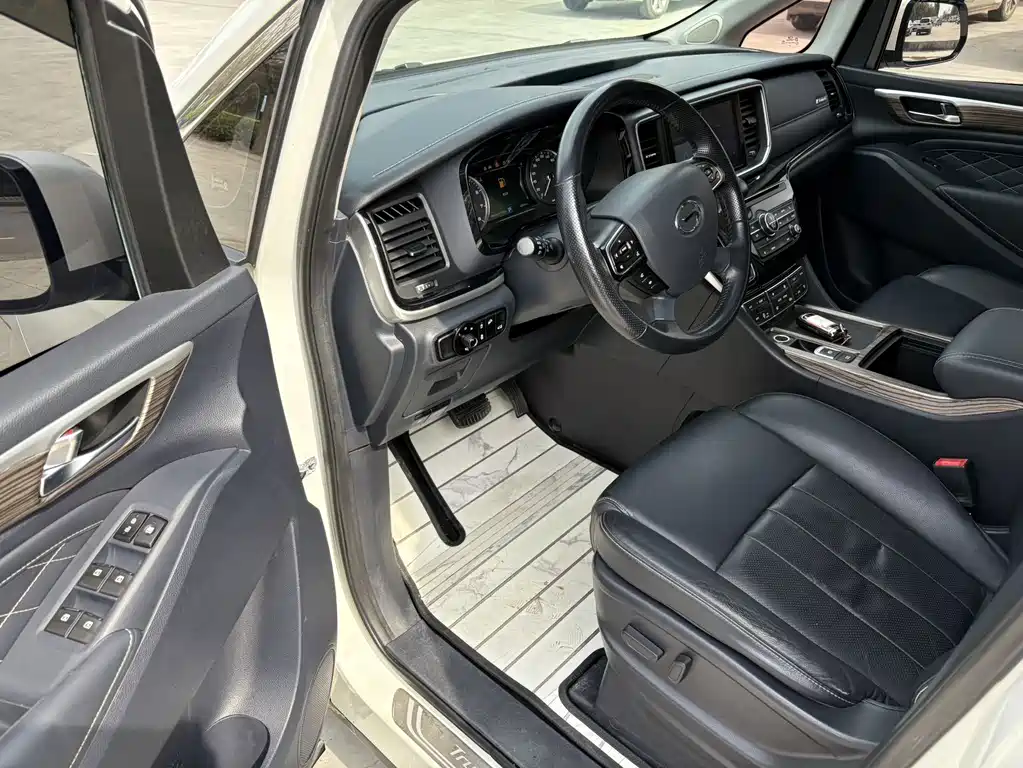 GAC Motor Trumpchi M8 — фото 10