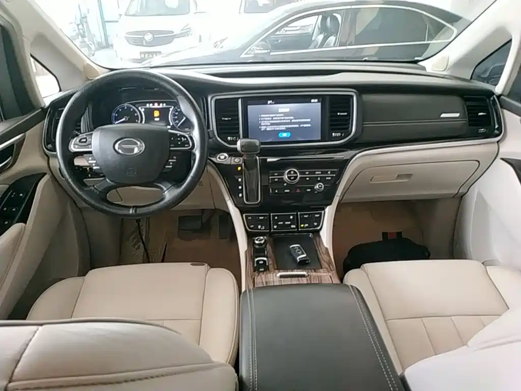 GAC Motor Trumpchi M8 — фото 10