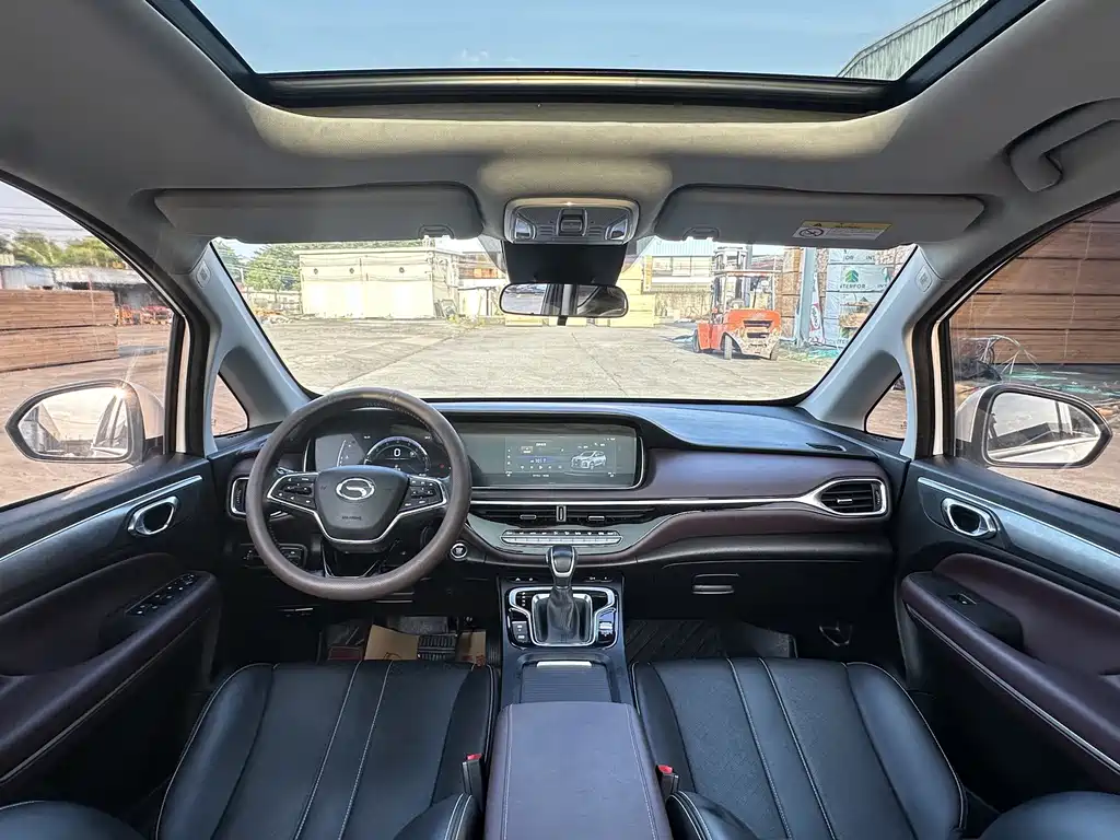 GAC Motor Trumpchi M6 — фото 22