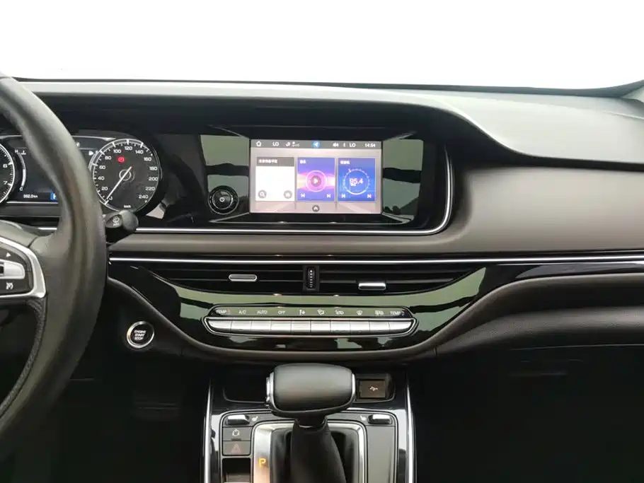 GAC Motor Trumpchi M6 — фото 13