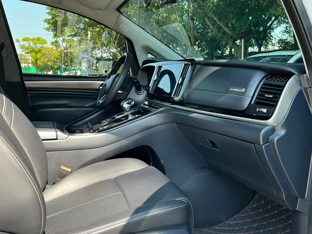 GAC Motor Trumpchi M8 — фото 13