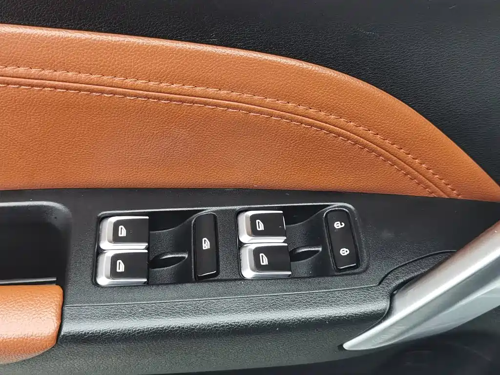 Geely Vision X3 — фото 9