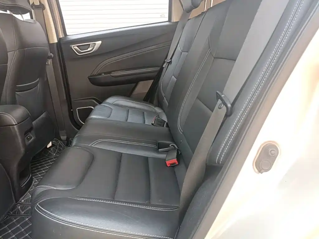 Geely Vision X3 — фото 17
