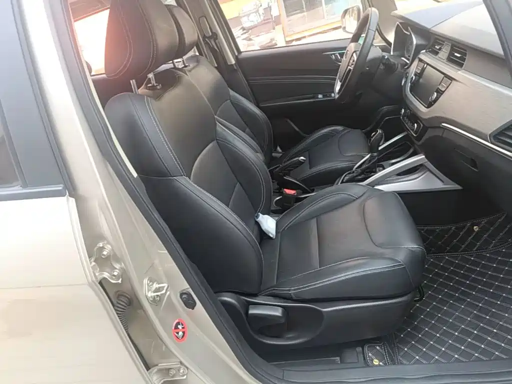 Geely Vision X3 — фото 25