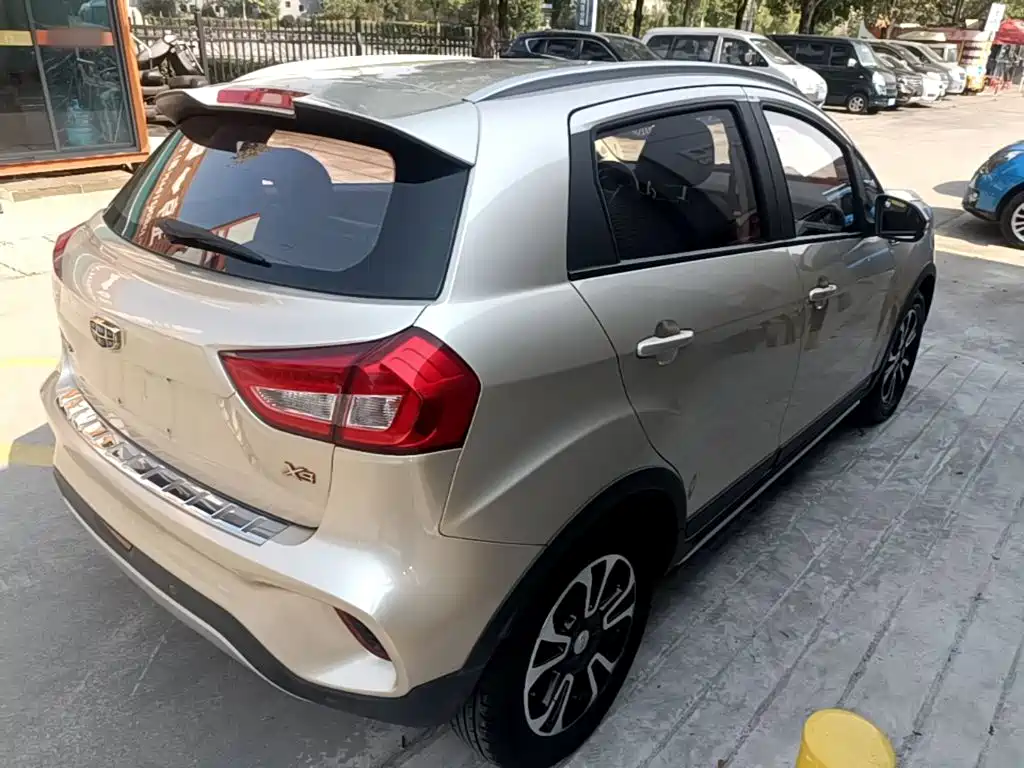 Geely Vision X3 — фото 7