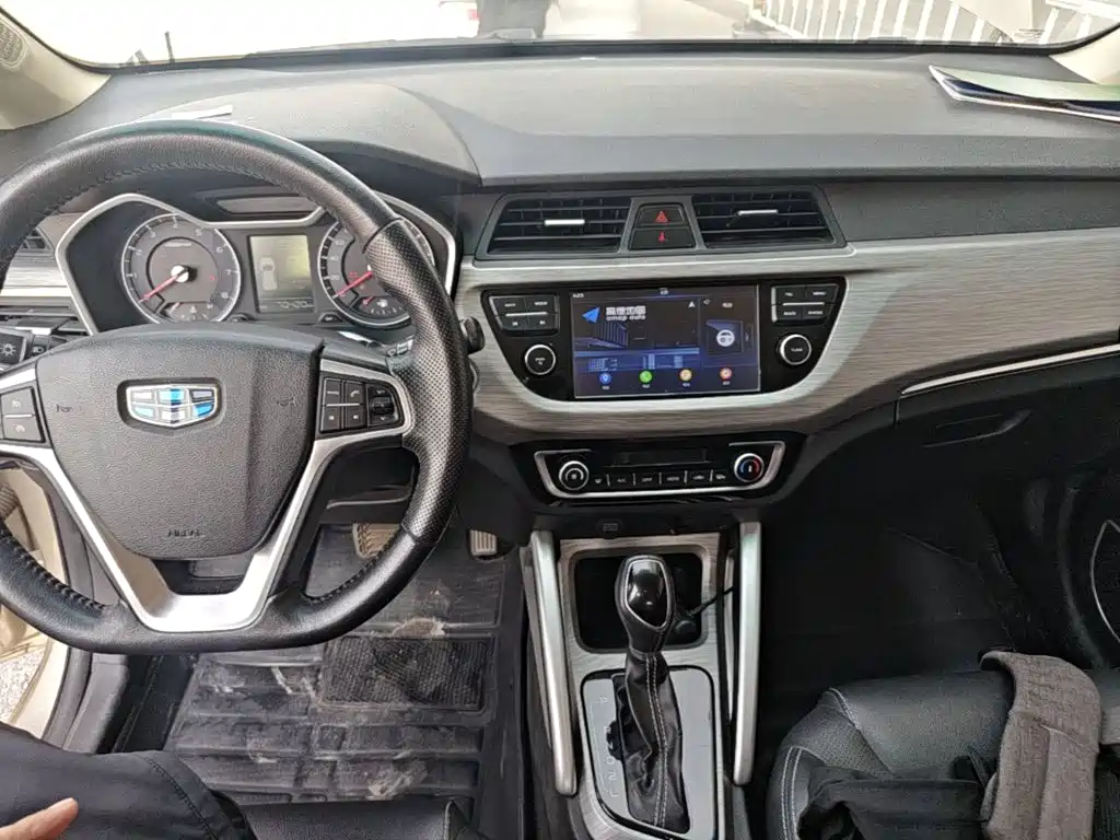 Geely Vision X3 — фото 10