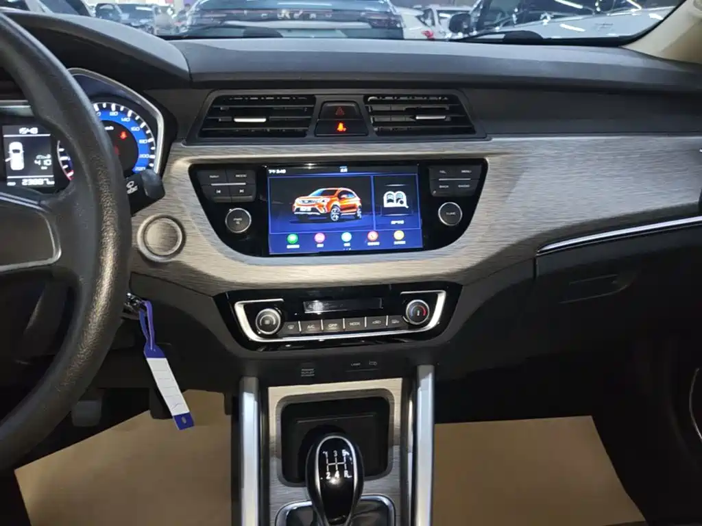 Geely Vision X3 — фото 13