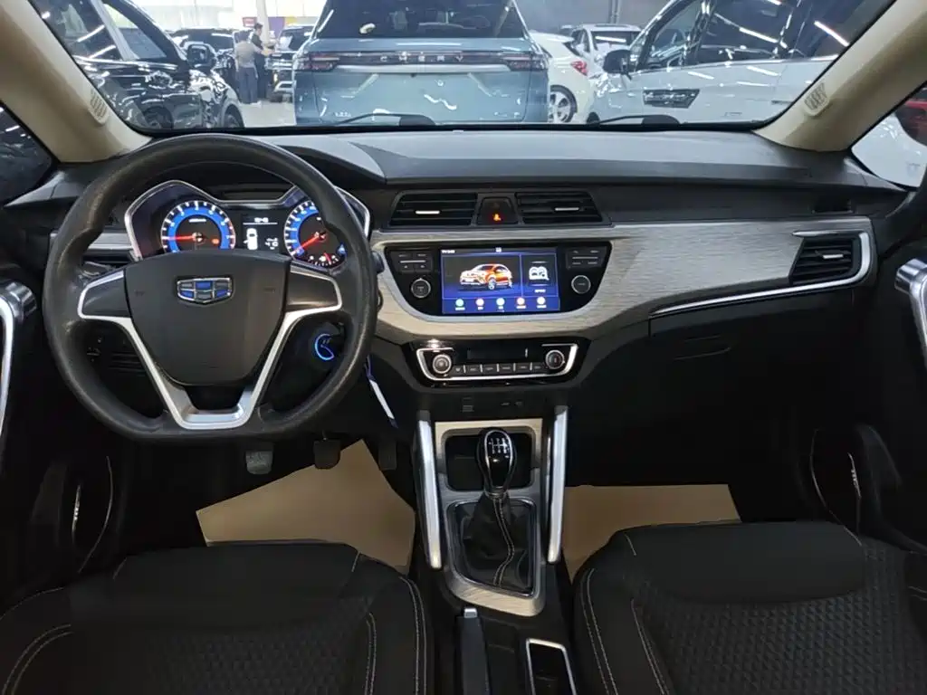 Geely Vision X3 — фото 10