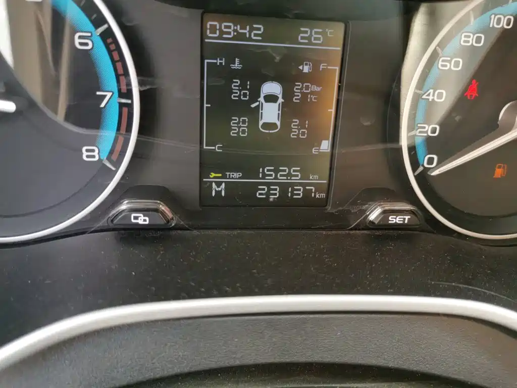 Geely Emgrand — фото 8