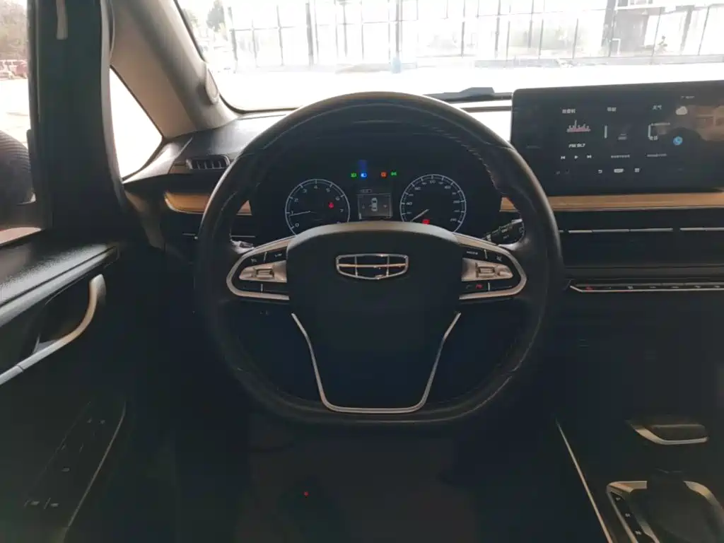 Geely Vision X3 — фото 11