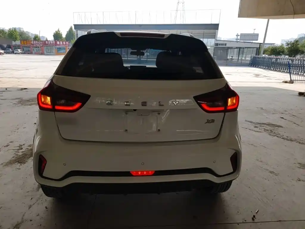Geely Vision X3 — фото 6