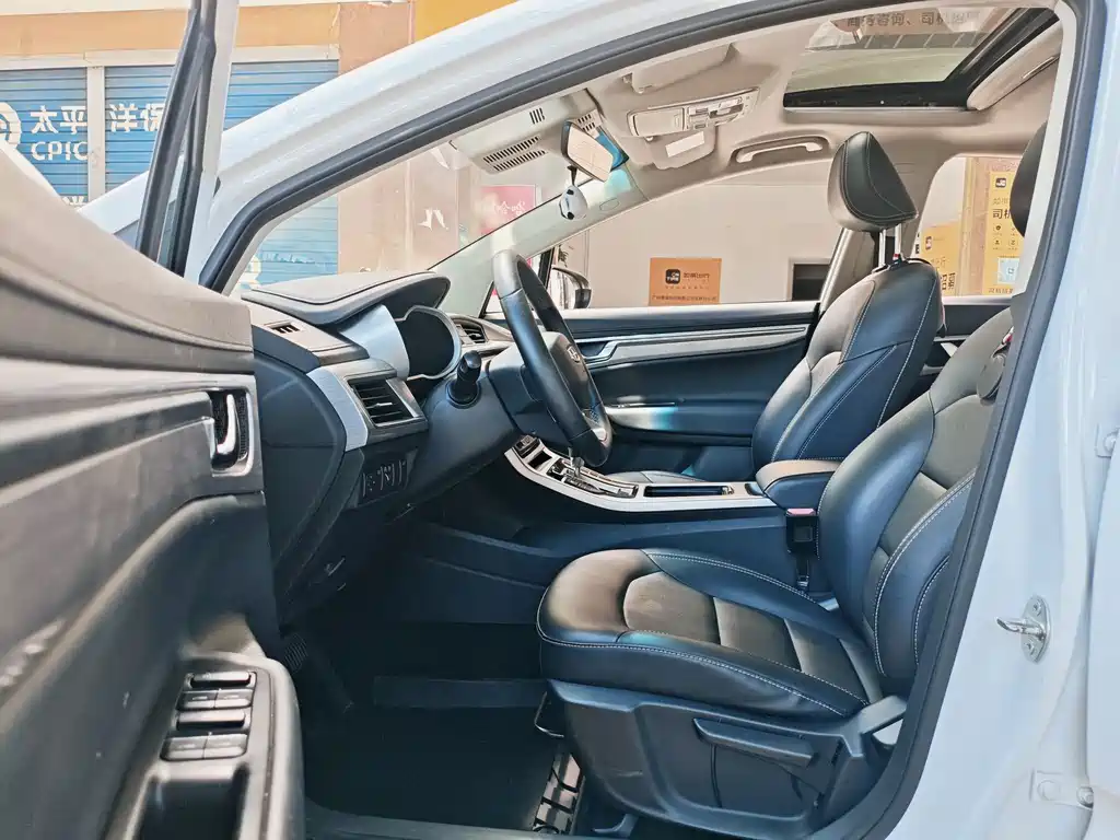 Geely Emgrand GS — фото 10