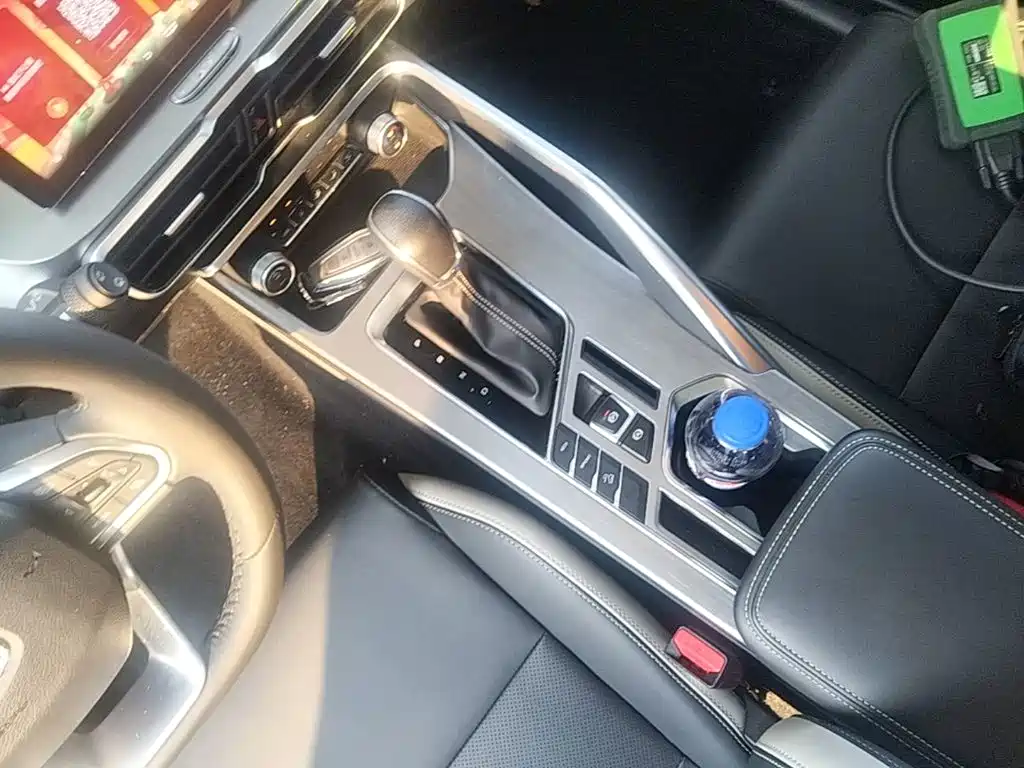 Geely Binyue — фото 13
