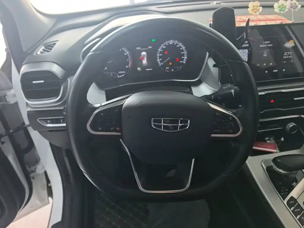 Geely Binyue — фото 11