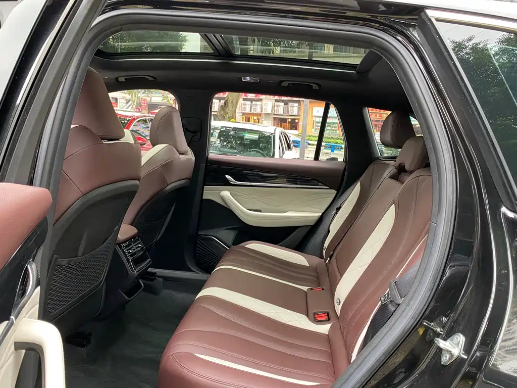 Geely Xingyue L — фото 10