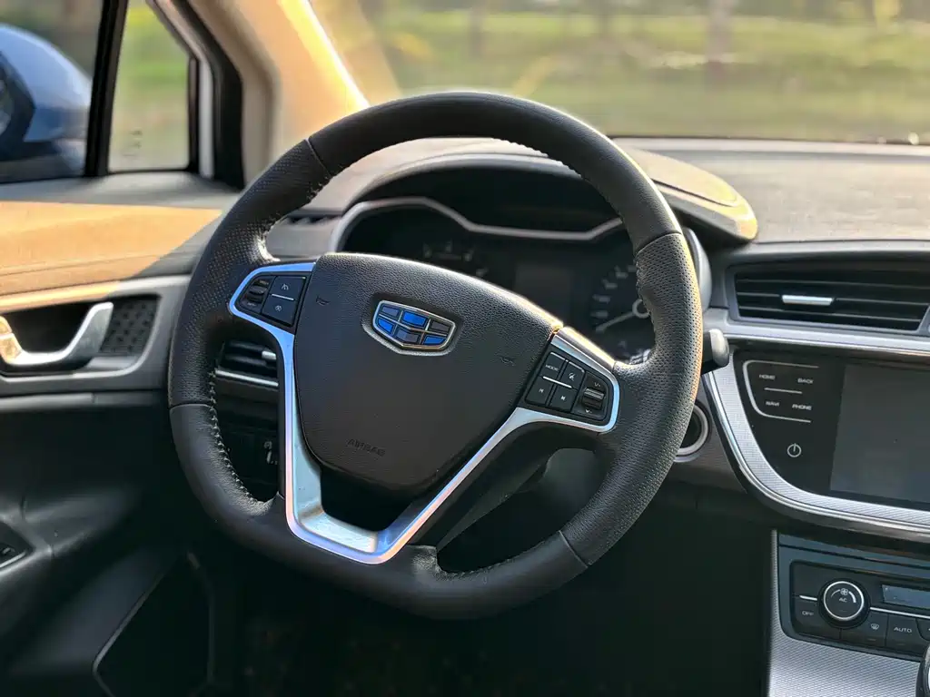 Geely Emgrand GS — фото 18