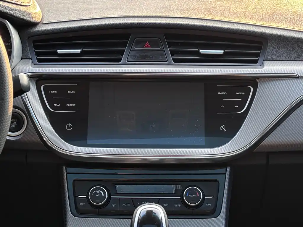 Geely Emgrand GS — фото 19