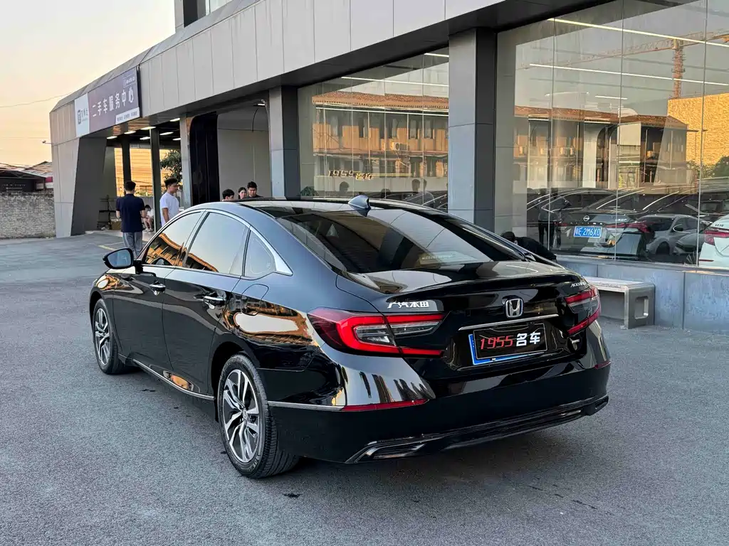 Honda Accord — фото 7