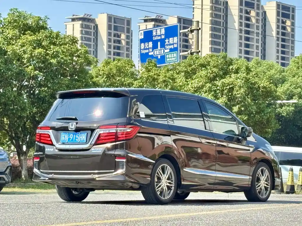 Honda Elysion — фото 3