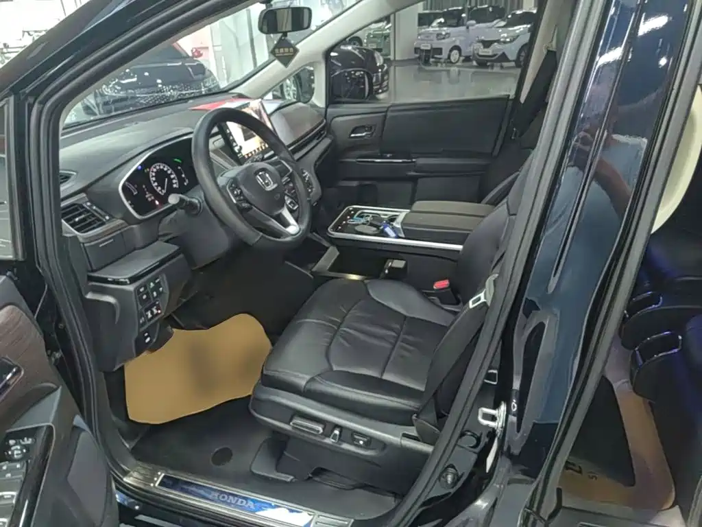 Honda Odyssey — фото 15