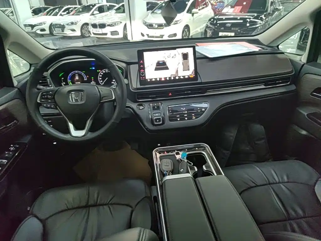 Honda Odyssey — фото 10
