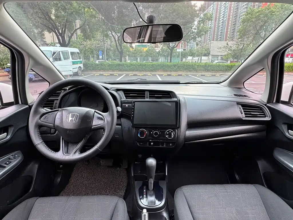Honda Fit — фото 4