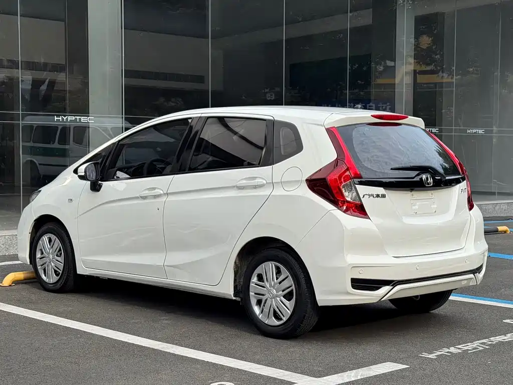 Honda Fit — фото 7