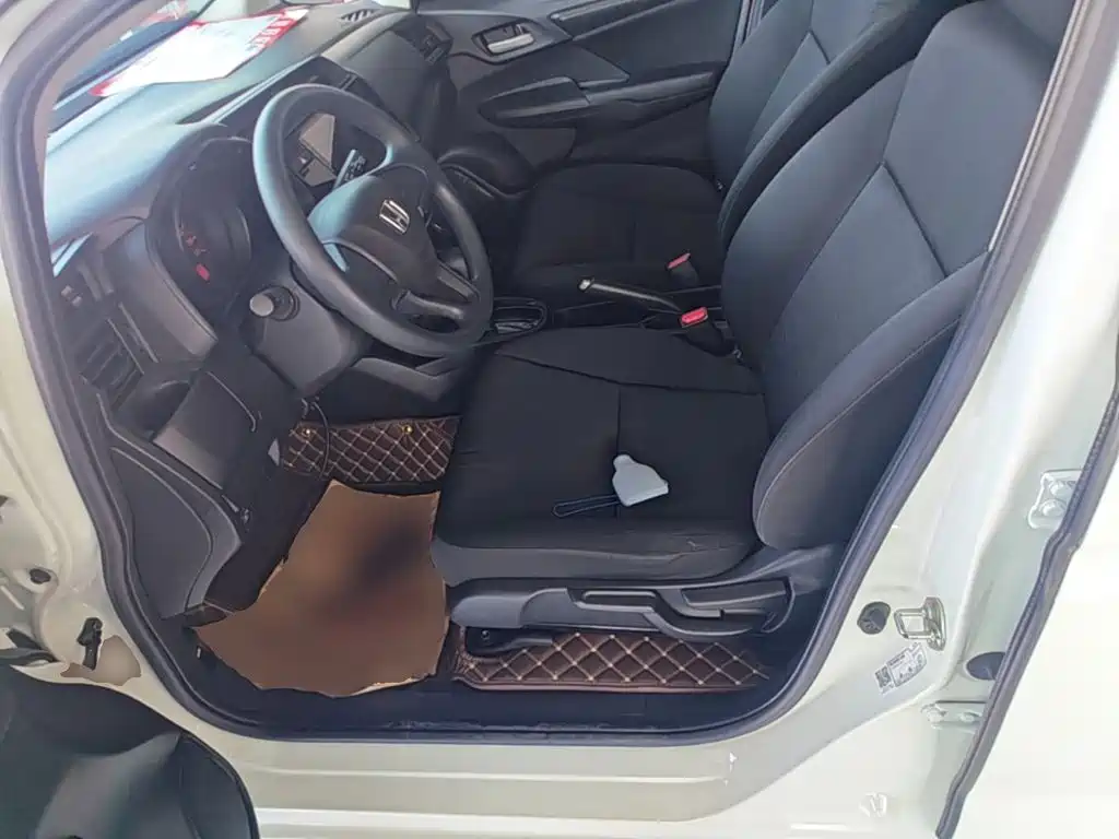 Honda Fit — фото 15