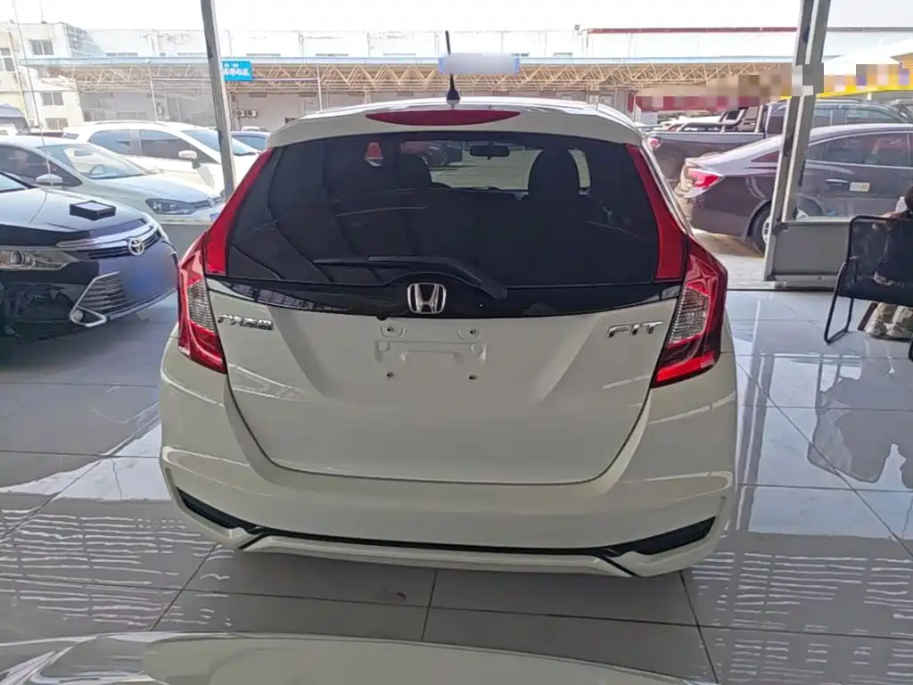 Honda Fit — фото 6