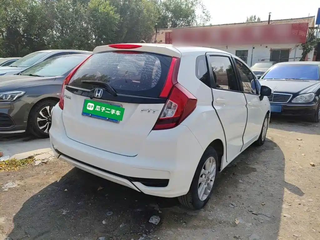 Honda Fit — фото 7