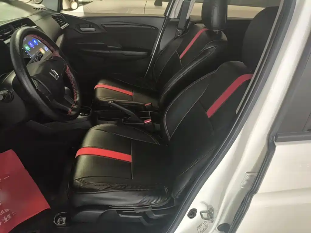 Honda Fit — фото 11