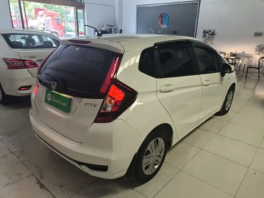 Honda Fit — фото 5