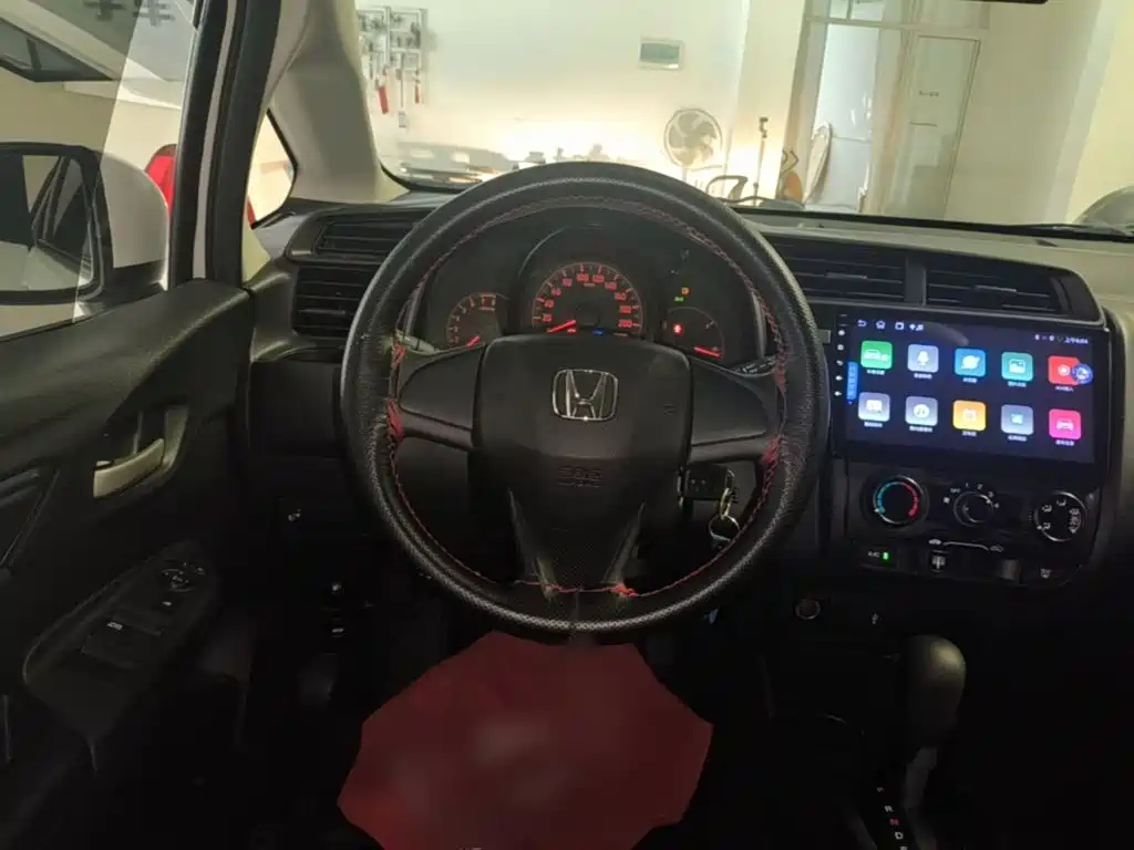 Honda Fit — фото 7