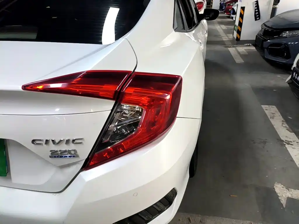 Honda Civic — фото 8
